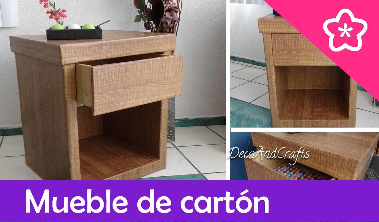 Mueble de cartón con apariencia de madera