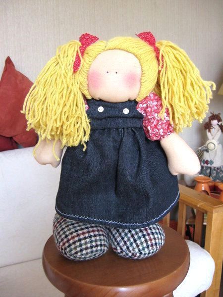 Muñeca pepona de tela