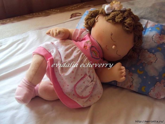 Muñeca bebé con patrones Muñeca bebé con patrones